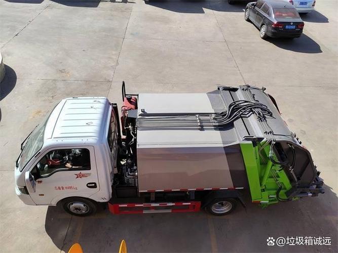 贵州东风途逸压缩垃圾车