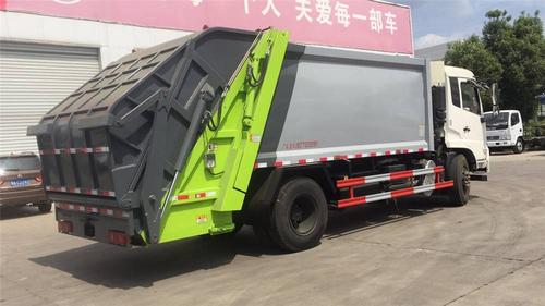压缩垃圾车上户快6方压缩垃圾车京牌标准